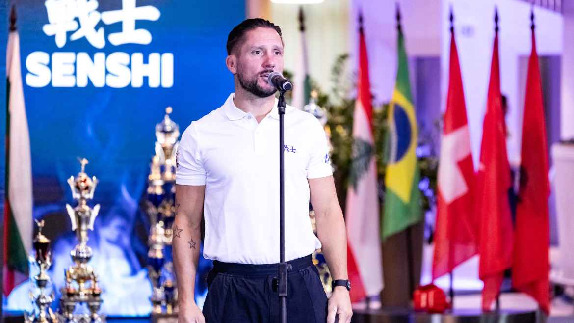 Andy Souwer for SENSHI